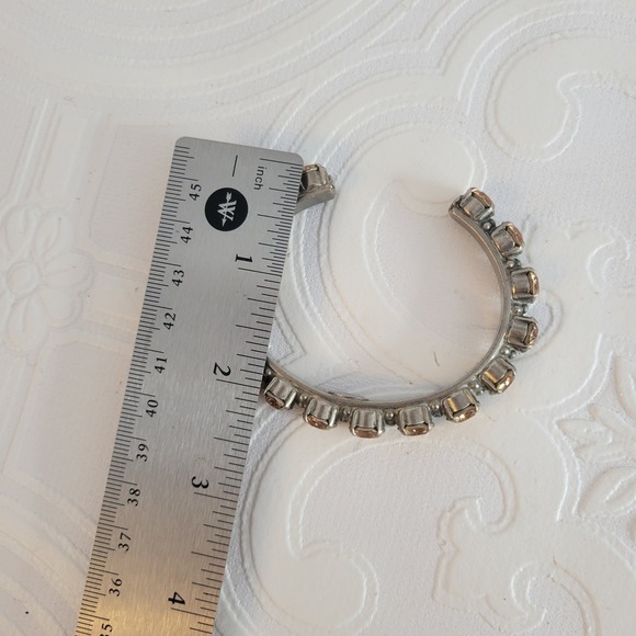 Sorrelli Silver Tone Riveting Romance Cuff Bracelet Swarovski Crystals Champagne - Picture 8 of 9